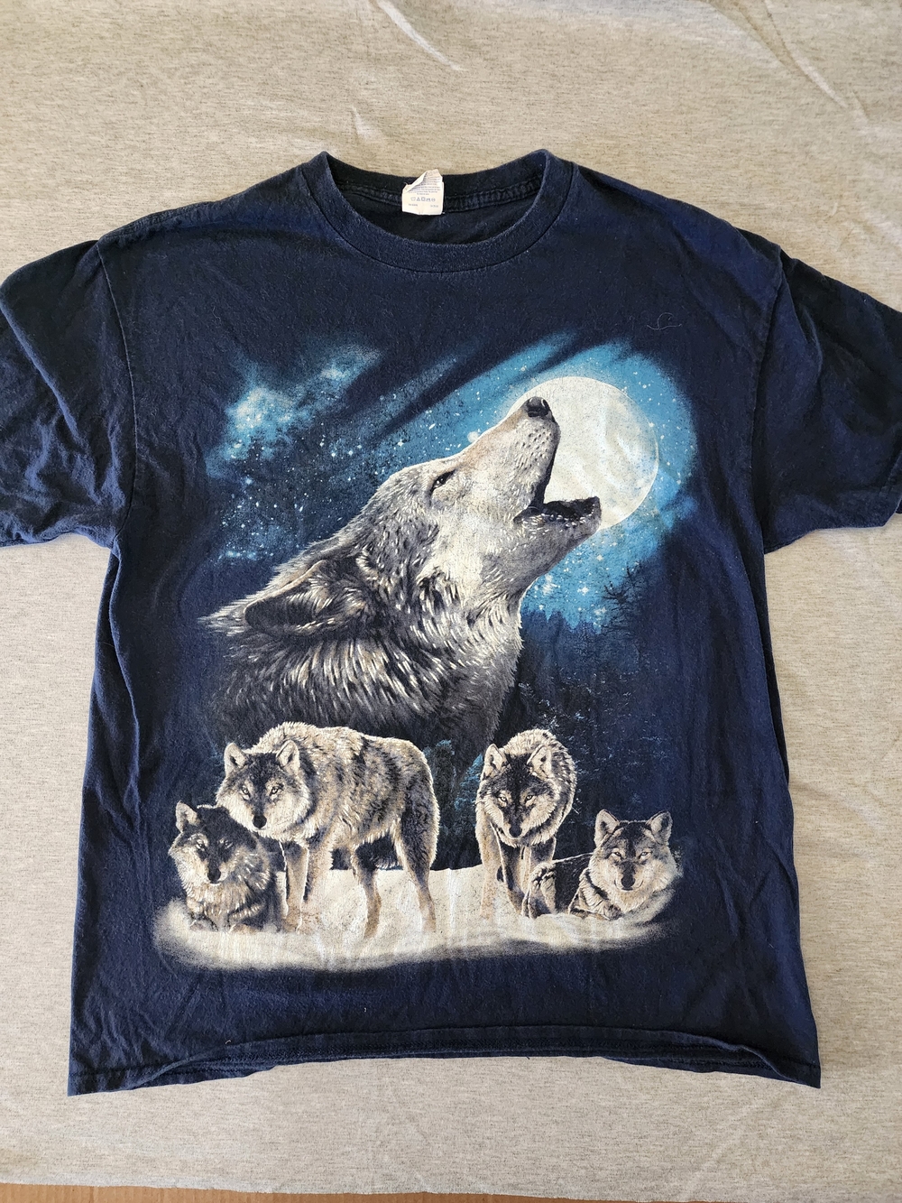 Vintage Y2K Wolf Pack Graphic Navy Blue T Shirt Wolf Howl Design Men’s Large